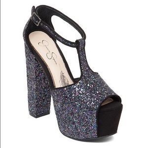 Jessica Simpson Galaxy Platforms size 6!